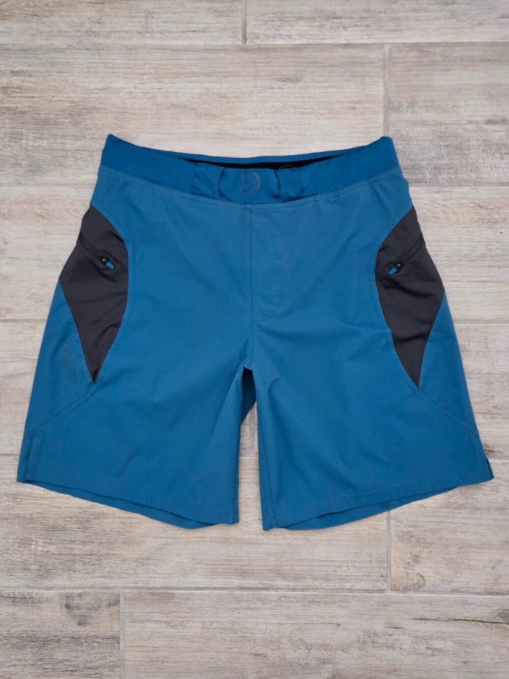 Hylete Above Knee Performance Shorts Mens Contrasting Pockets Activewear Gym M
